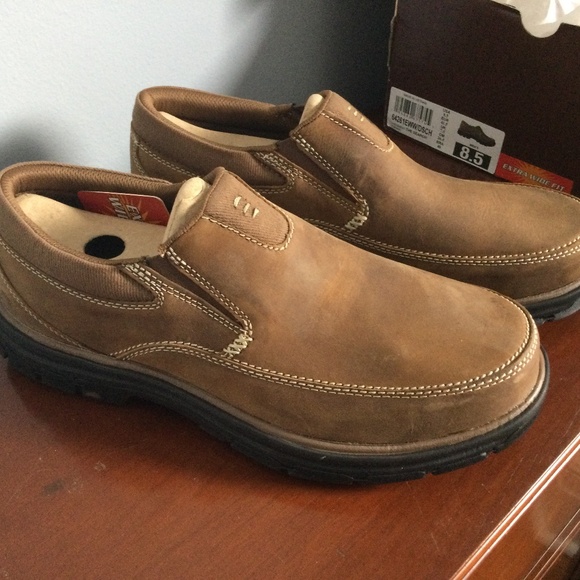 SKECHERS  Men’s Leather Loafers…new in box. (Extra wide fit) - Picture 1 of 12